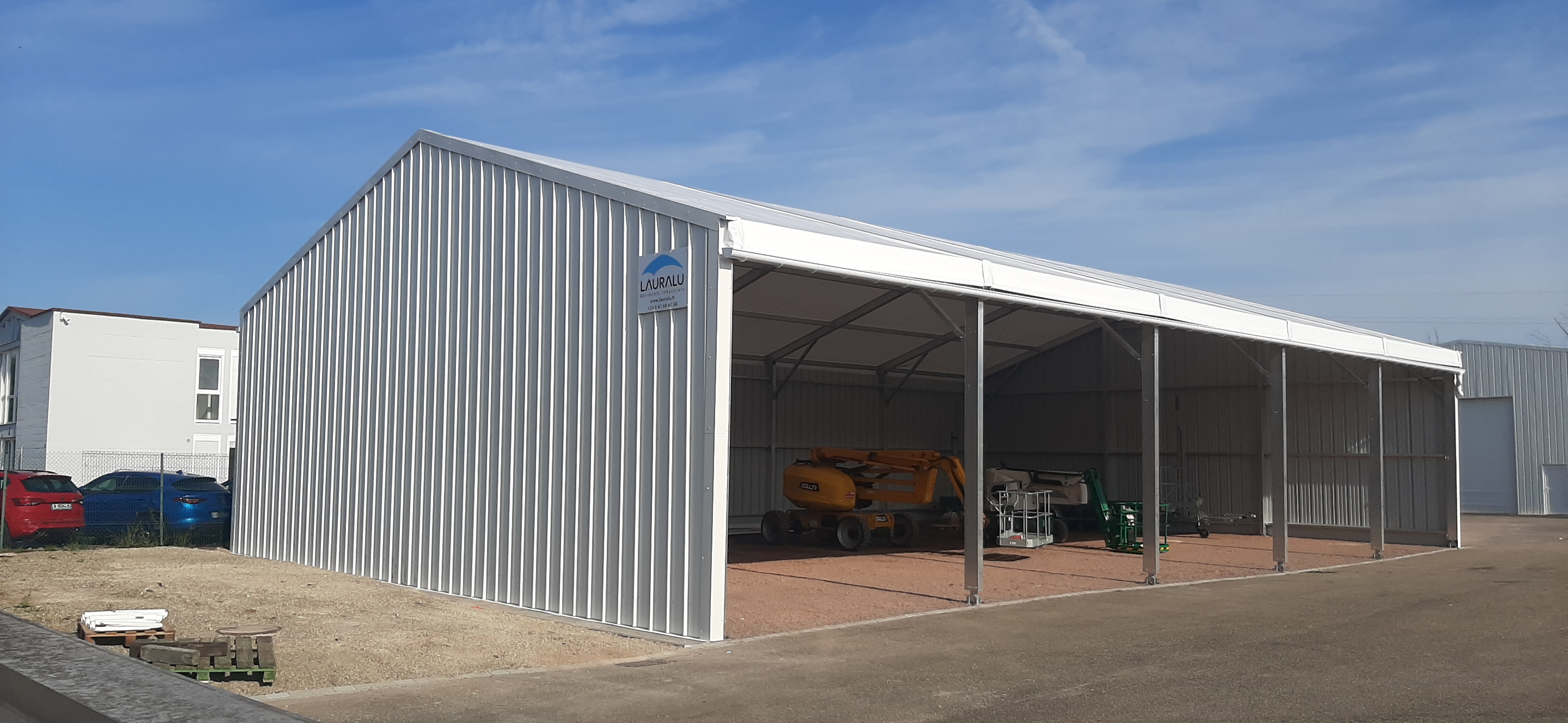 Hangar de stockage industriel