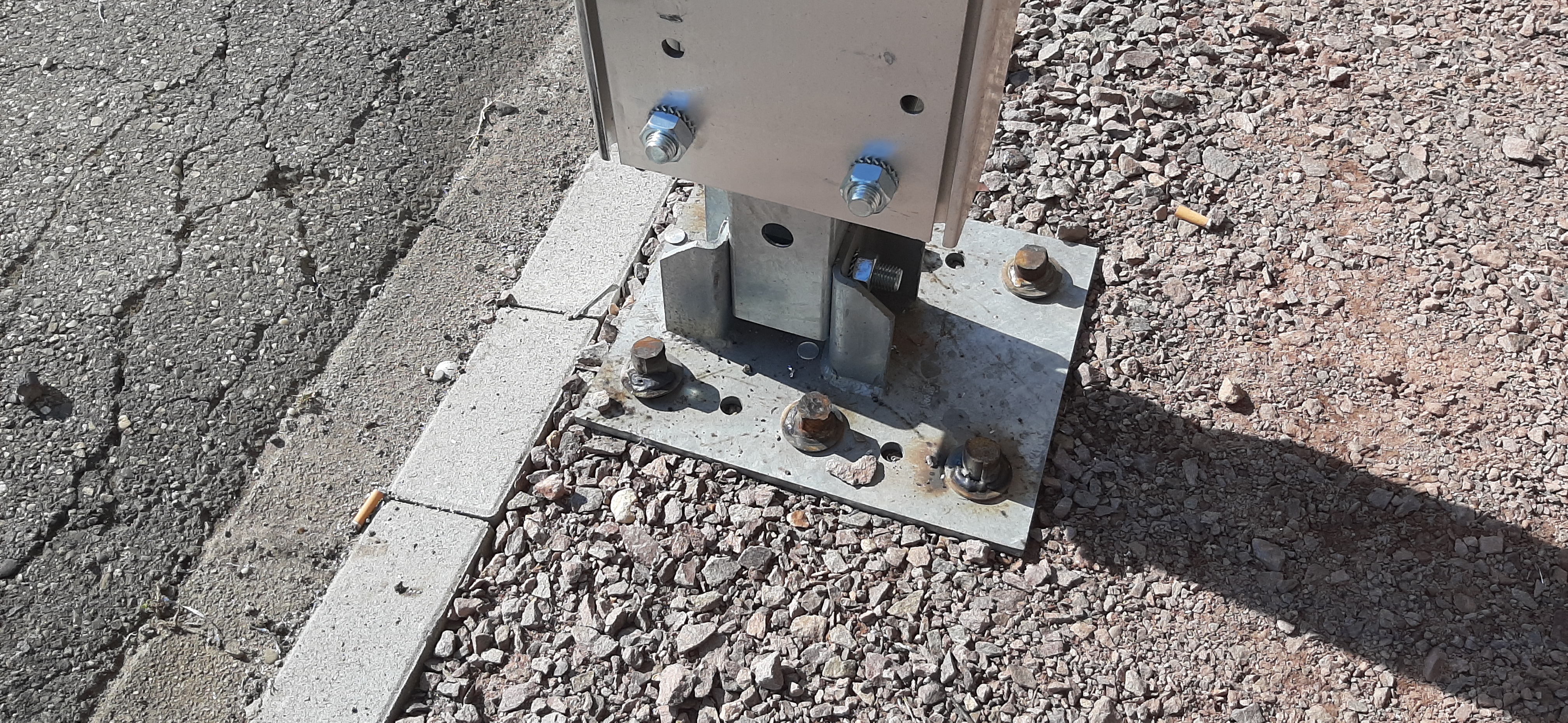 Dispositif de tension composée de barres de lestages en acier galvanisé