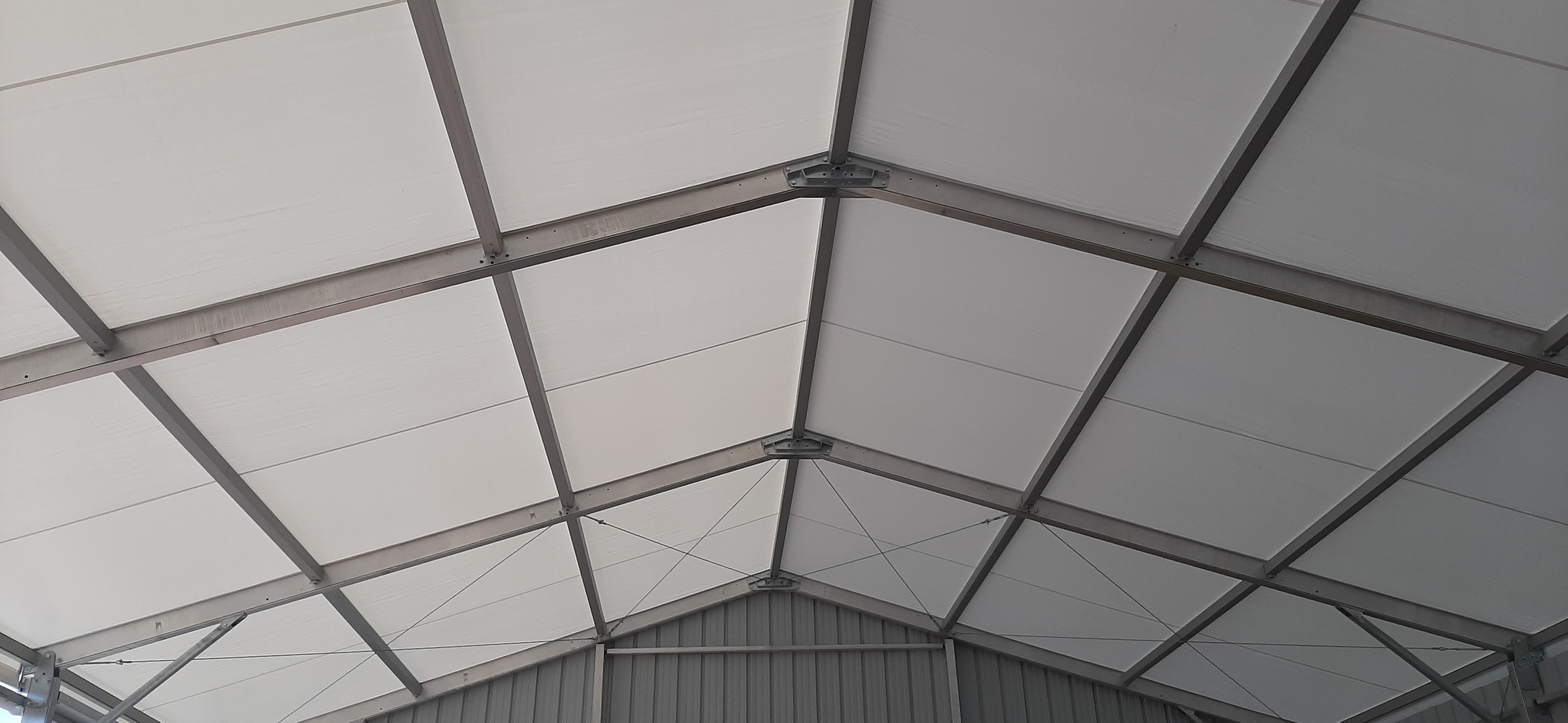 Hangar en acier galvanisé LAURALU