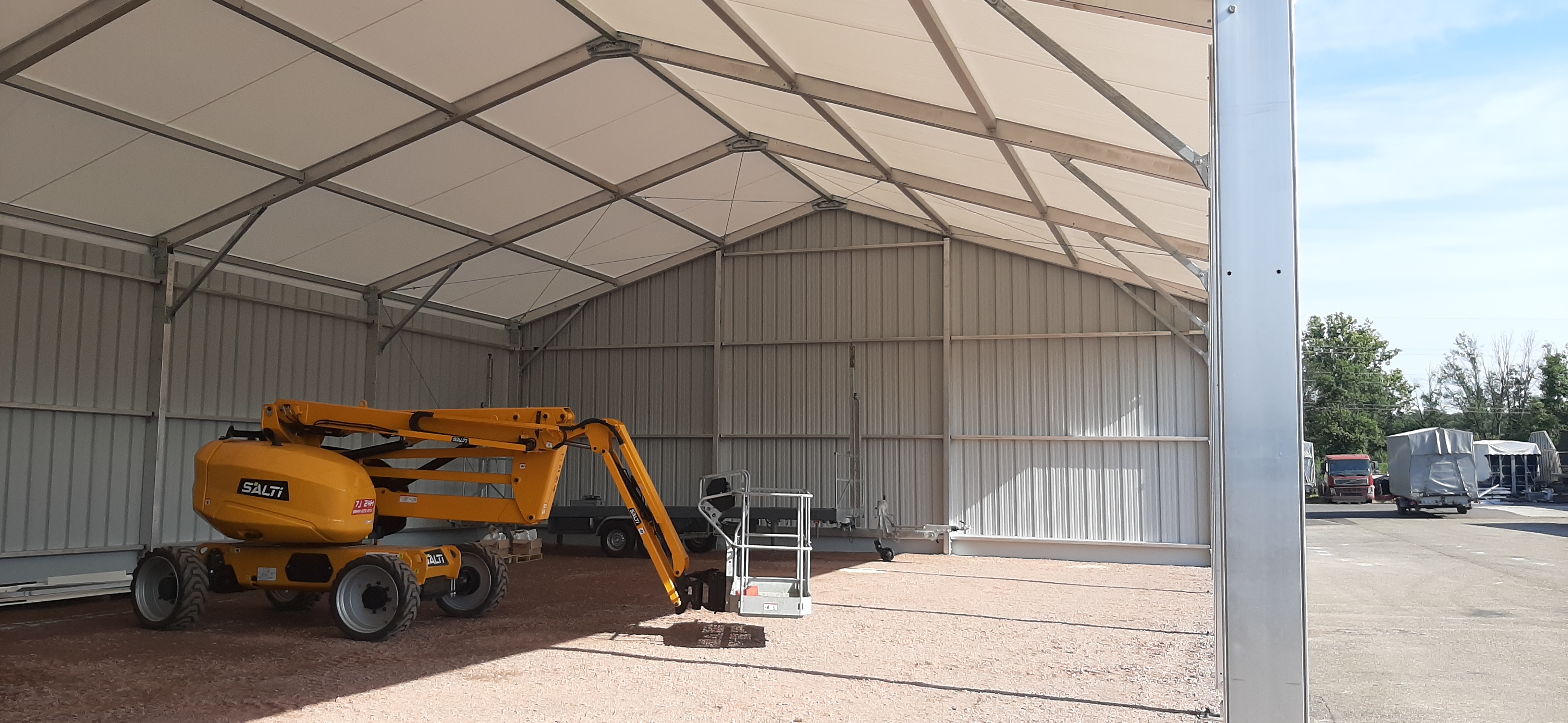 Hangar de stockage en acier galvanisé